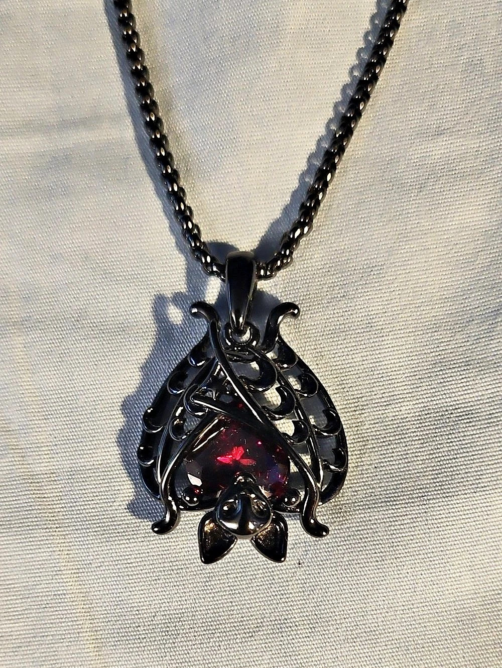 Alchemy Gothic Batheart - The Vampire's Kiss Pendant Necklace